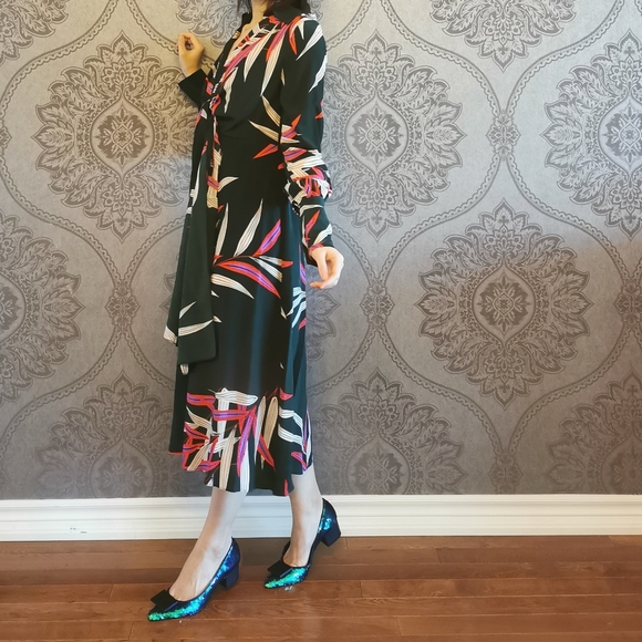 DVF Silk dress with tie - Picture 4 of 9